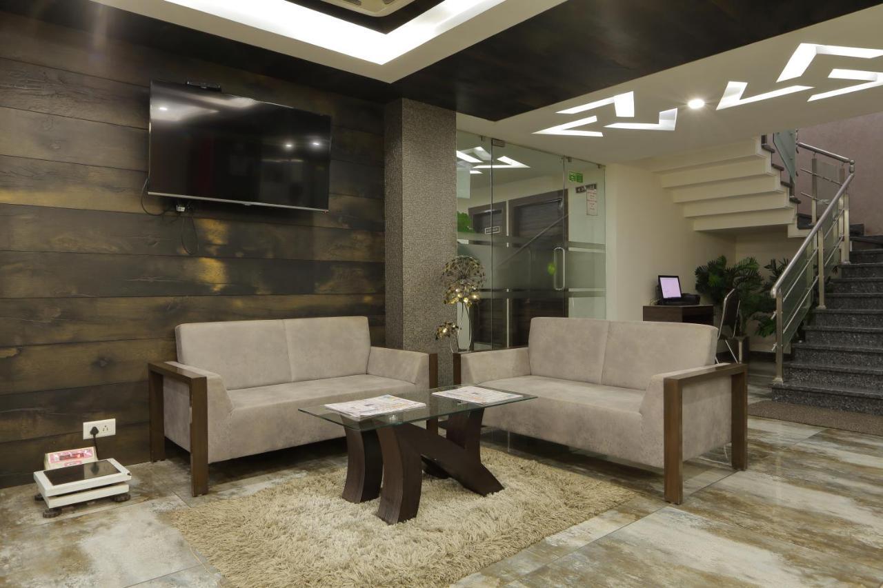 Hotel Unity أحمد أباد المظهر الخارجي الصورة