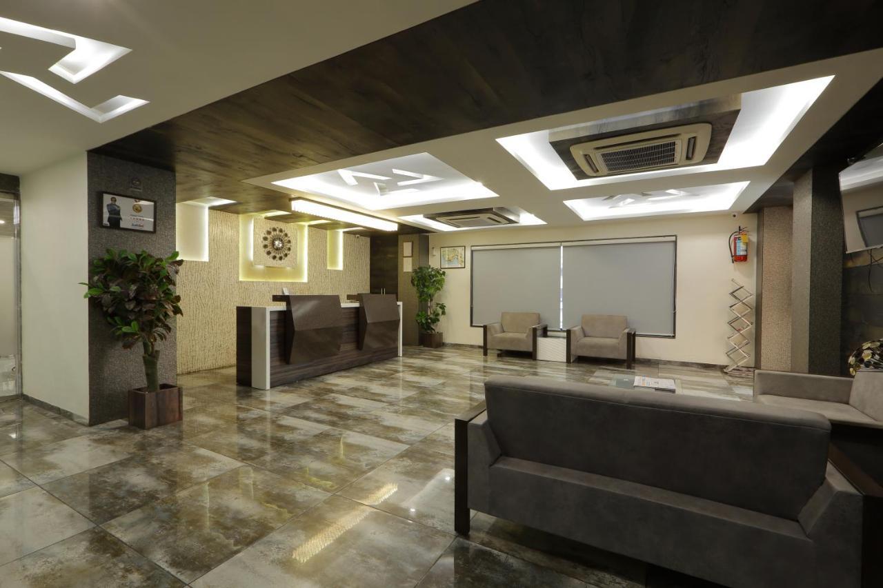 Hotel Unity أحمد أباد المظهر الخارجي الصورة