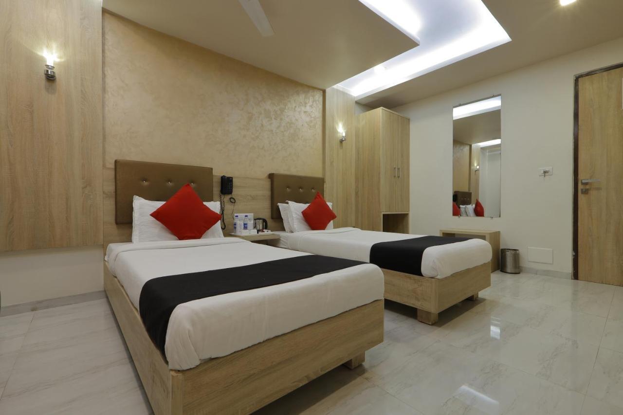 Hotel Unity أحمد أباد المظهر الخارجي الصورة