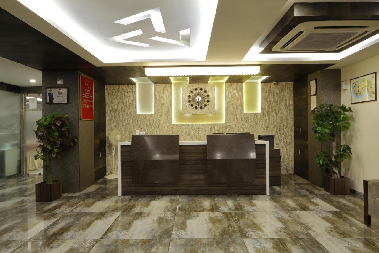 Hotel Unity أحمد أباد المظهر الخارجي الصورة