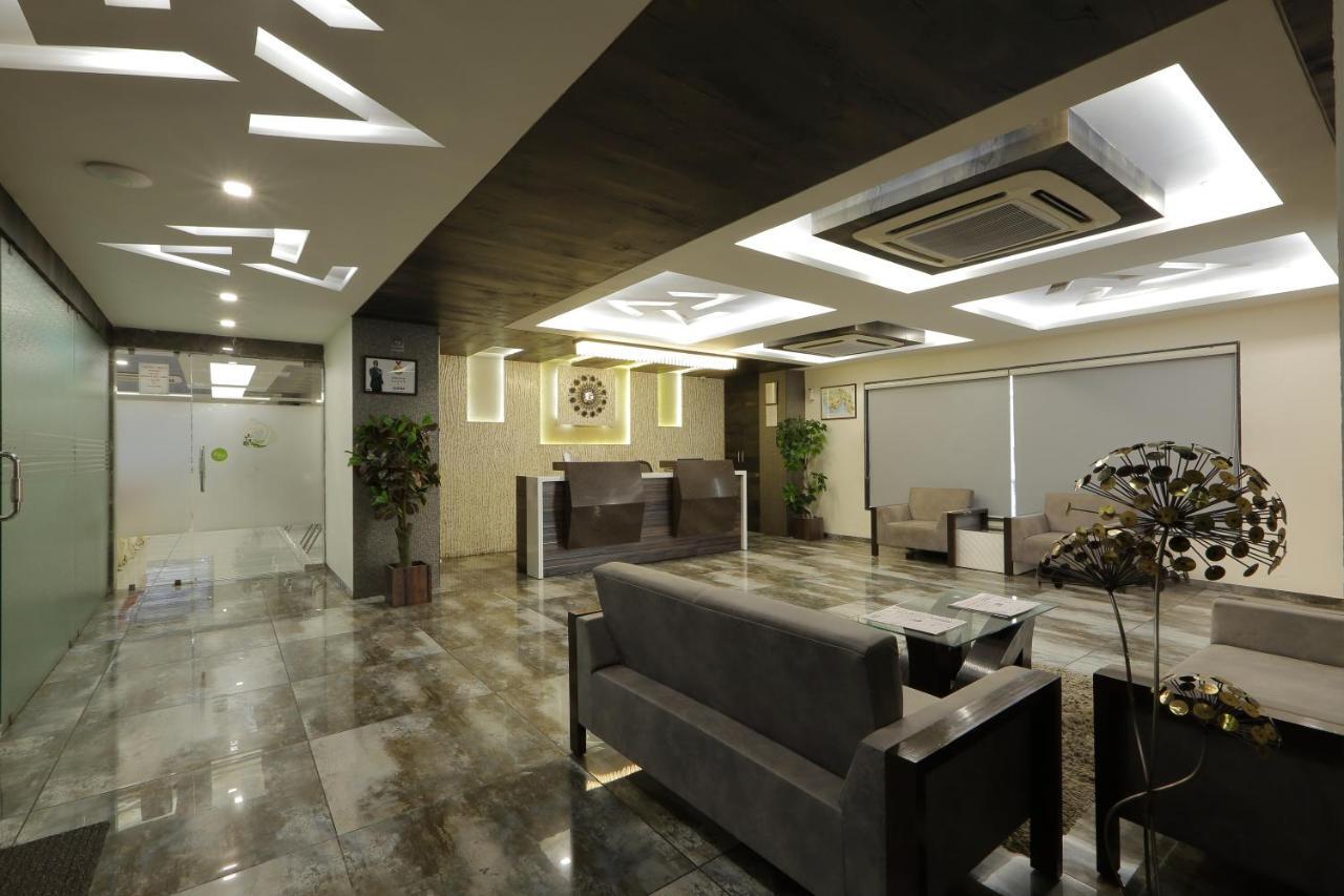 Hotel Unity أحمد أباد المظهر الخارجي الصورة