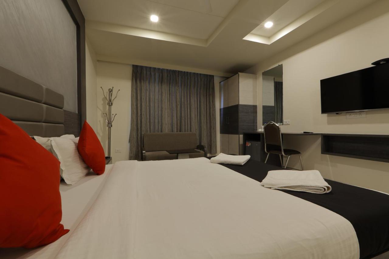 Hotel Unity أحمد أباد المظهر الخارجي الصورة
