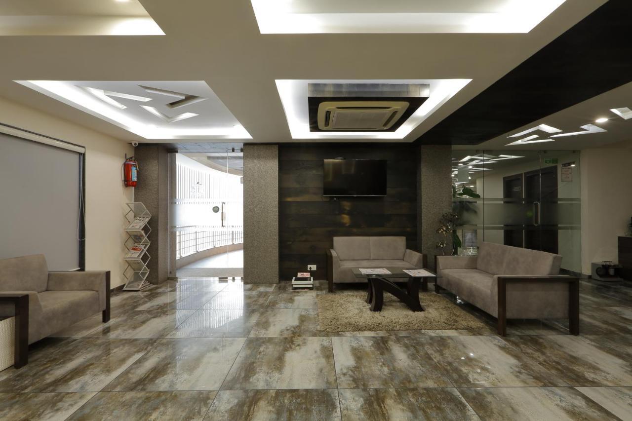 Hotel Unity أحمد أباد المظهر الخارجي الصورة