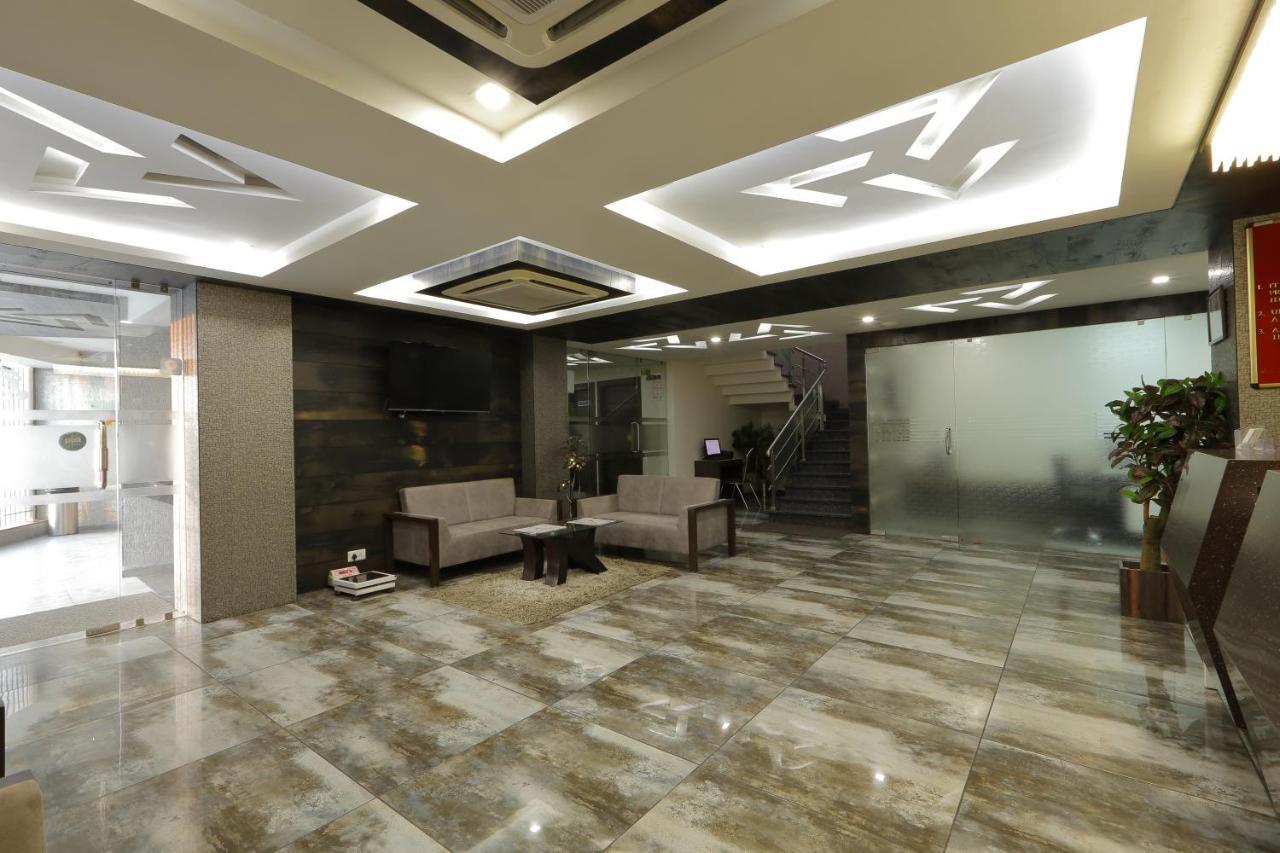 Hotel Unity أحمد أباد المظهر الخارجي الصورة