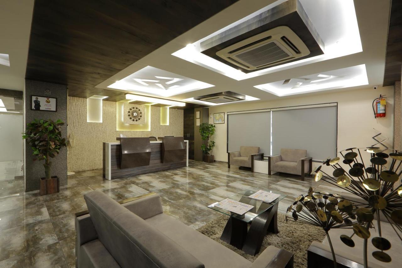 Hotel Unity أحمد أباد المظهر الخارجي الصورة