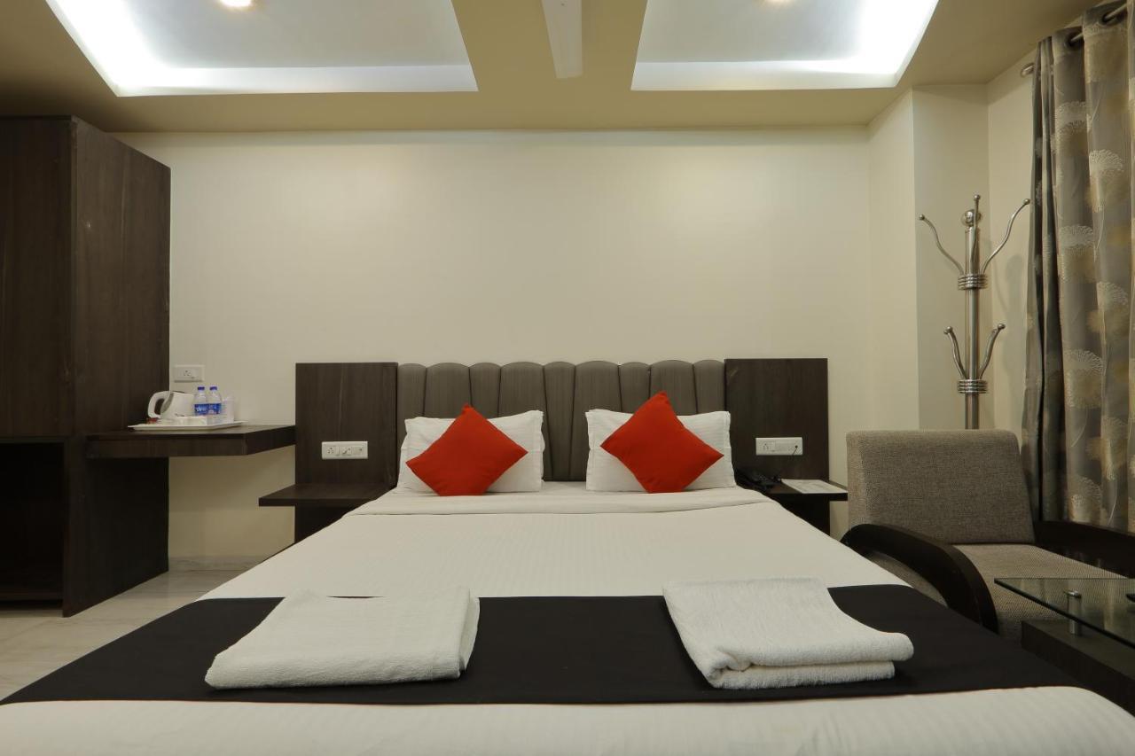 Hotel Unity أحمد أباد المظهر الخارجي الصورة