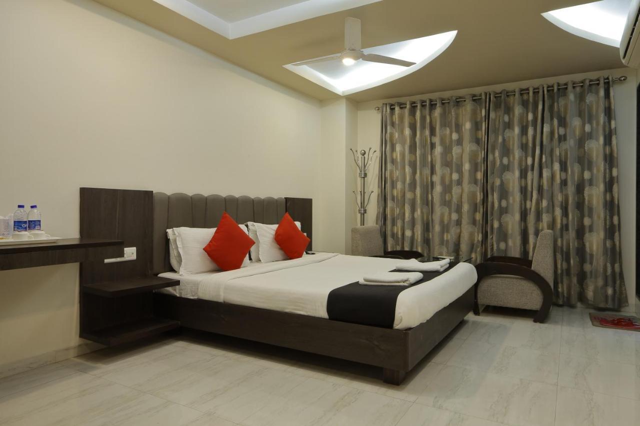 Hotel Unity أحمد أباد المظهر الخارجي الصورة