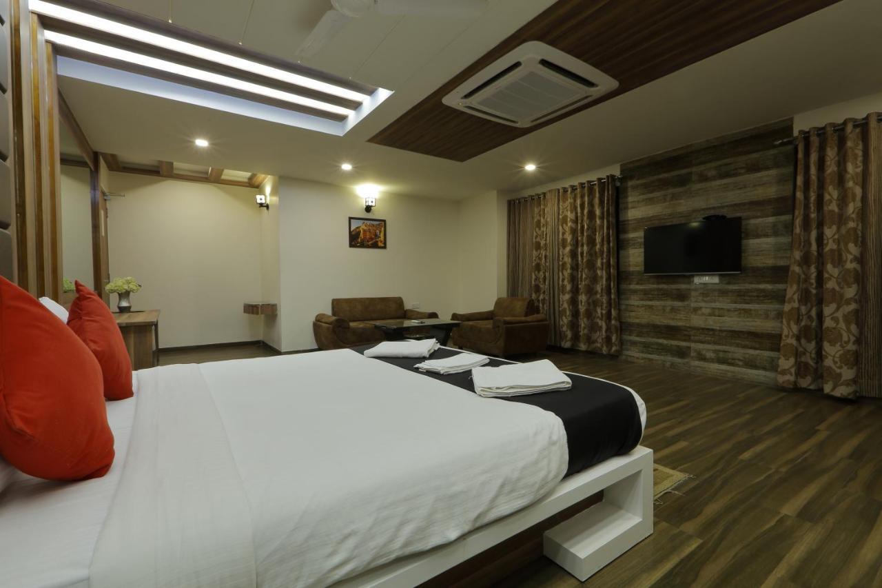 Hotel Unity أحمد أباد المظهر الخارجي الصورة