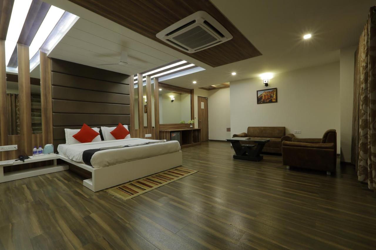 Hotel Unity أحمد أباد المظهر الخارجي الصورة