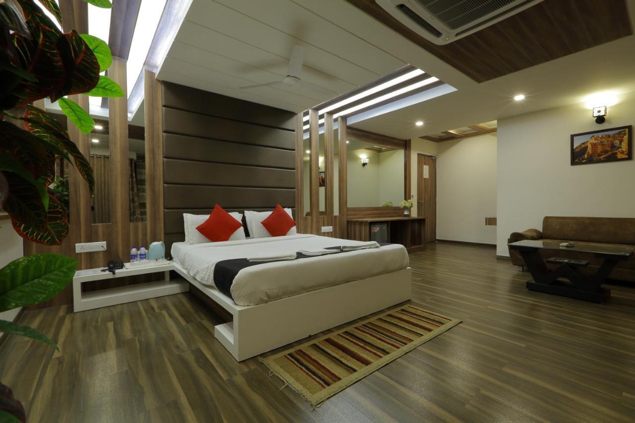 Hotel Unity أحمد أباد المظهر الخارجي الصورة